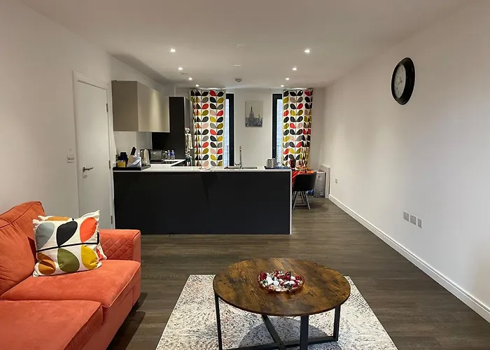 Modern en-suite room&self catering in london