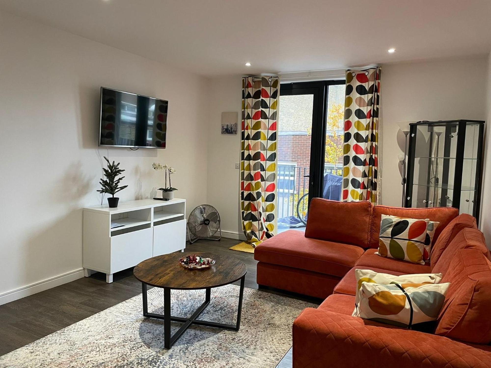 Modern En-suite Room&self Catering In Habitación en casa particular Londres